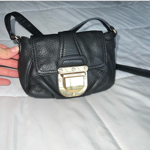 Michael Kors Black Crossbody Bag with Gold Clasp - Picture 11 of 15